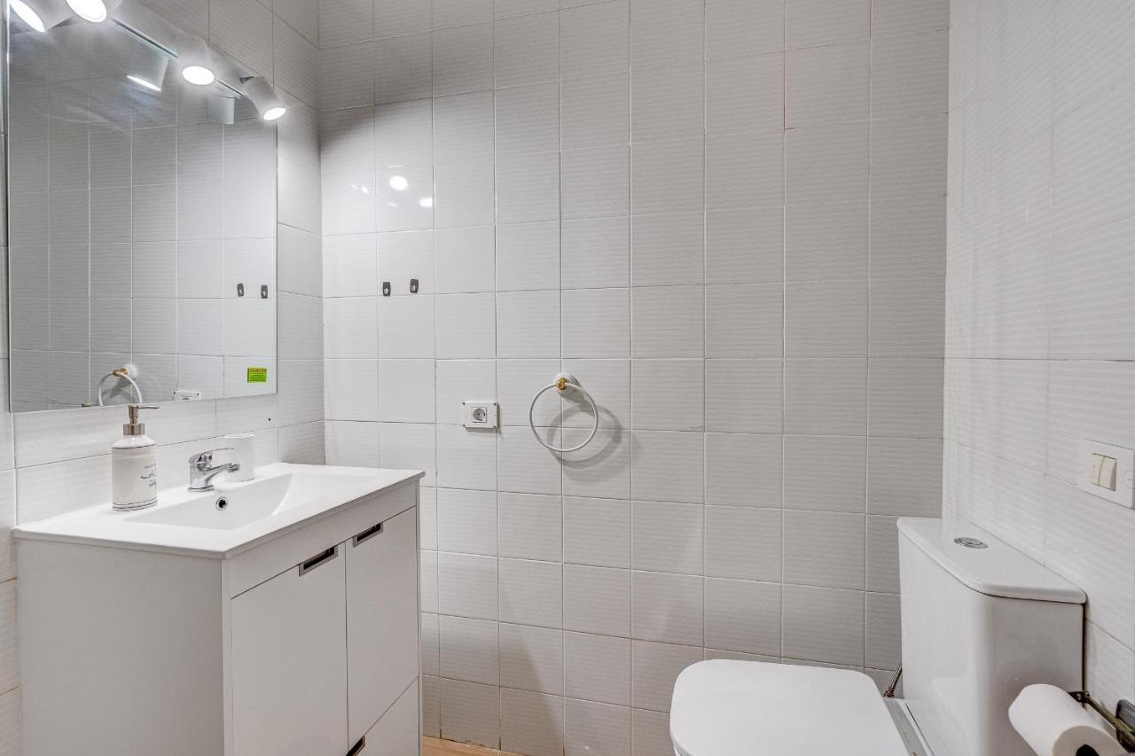 Appartamento Studia Port Royale Arona  Esterno foto